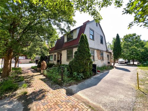 1 Swan St, Asheville, NC, 28803-2674 | Card Image