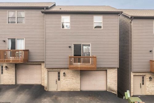 9 Sunridge Dr, Morgantown, WV, 26505-3526 | Card Image