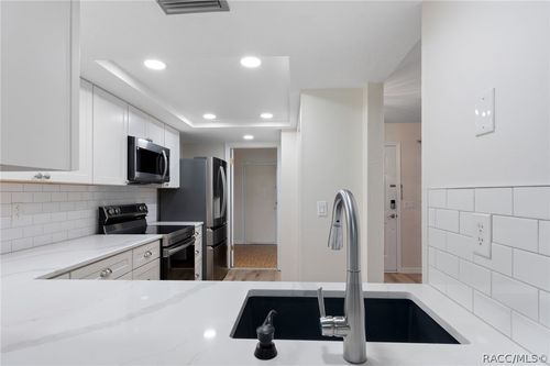4b-340 E Glassboro Ct, HERNANDO, FL, 34442-3381 | Card Image