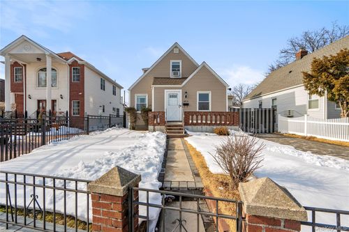 269-15 Union Tpke, New Hyde Park, NY, 11040-1537 | Card Image