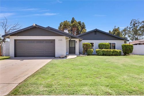17475 Jackson Dr, Fontana, CA, 92336-2288 | Card Image
