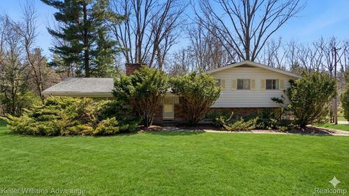 4555 Arrowhead, West Bloomfield, MI, 48323-2301 | Card Image