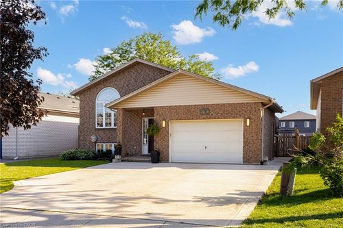 7880 Ascot Cir, Niagara Falls, ON, L2H3E4 | Card Image