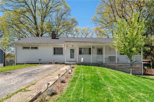 1073 Crest Dr, Crescent, PA, 15046-5076 | Card Image