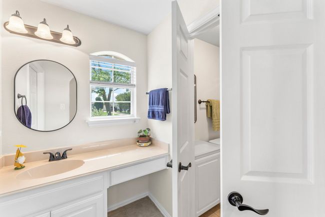 Bathroom | Image 27