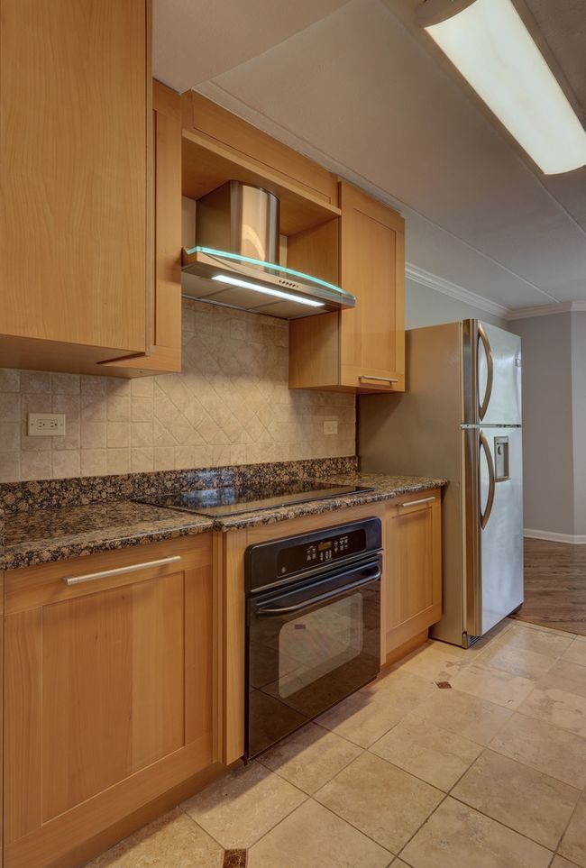 UNIT-222 - 1 Renaissance Pl, Condo with 2 bedrooms, 2 bathrooms and 2 parking in Palatine IL | Image 9