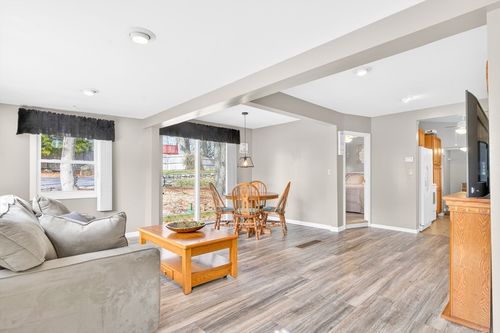 7 Sunrise Ave, Billerica, MA, 01821-3524 | Card Image