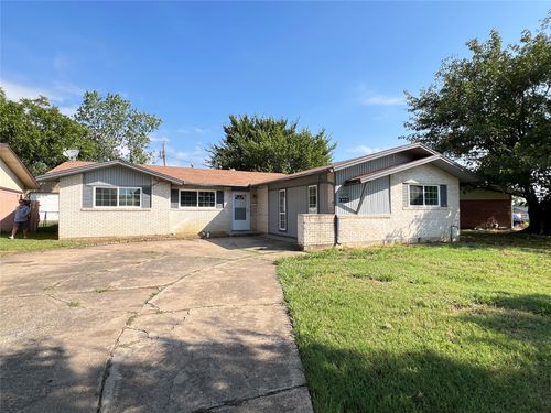 3033 Mccarthy St, Irving, TX, 75062-4132 | Card Image