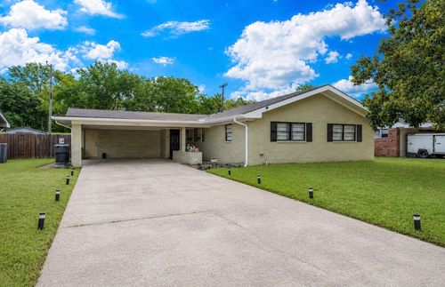 1751 Bayou Dr, Shreveport, LA, 71105-3401 | Card Image