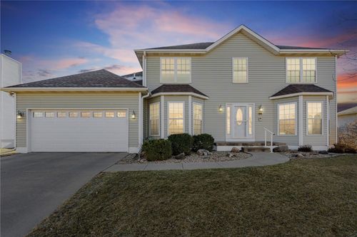 7013 Pleasant Ridge Drive Sw, Cedar Rapids, IA, 52404 | Card Image