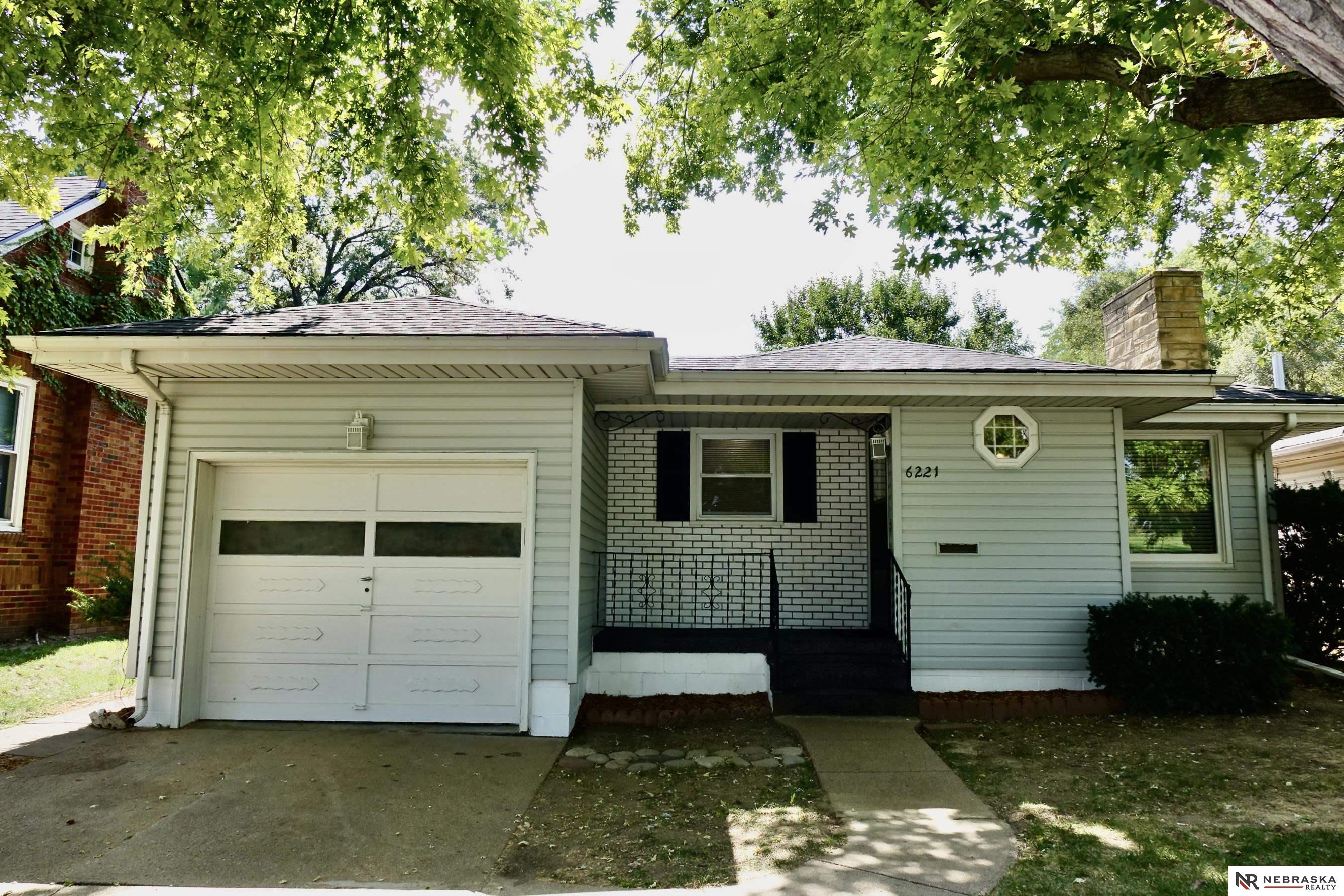 Pacific St, Omaha, NE 68106