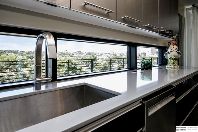 APT-401 - 1502 S 10 Th St, Condo with 2 bedrooms, 3 bathrooms and 2 parking in Omaha NE | Image 18