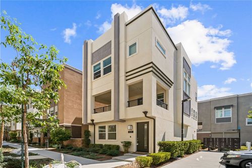 9570 Bluewater Pl, Rancho Cucamonga, CA, 91730-6033 | Card Image