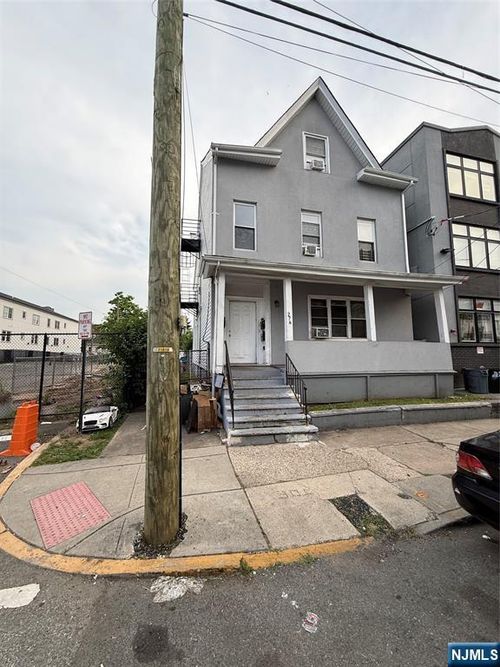 276 Governor St, Paterson, NJ, 07501-1306 | Card Image