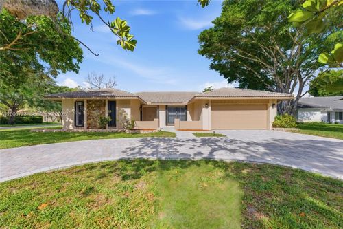 120 Nw 84th Way, Coral Springs, FL, 33071-7529 | Card Image