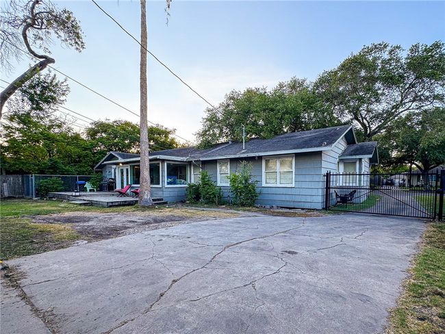 447 Santa Monica Pl, House other with 3 bedrooms, 2 bathrooms and null parking in Corpus Christi TX | Image 28