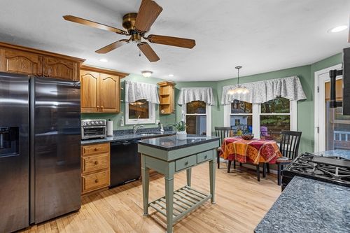 4 Penny Ln, East Wareham, MA, 02538-1352 | Card Image