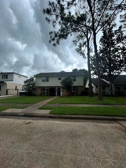 12506 Mooremeadow Ln, Houston, TX, 77024-1104 | Card Image