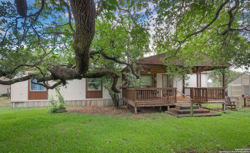 141 County Road 786, Natalia, TX, 78059-2071 | Card Image