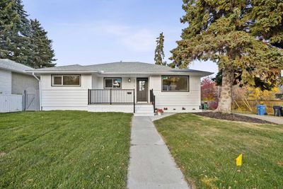 3812 3 Ave Sw, House detached with 5 bedrooms, 2 bathrooms and 4 parking in Calgary AB | Image 1