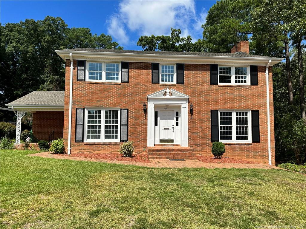 Colinwood Dr, Fayetteville, NC 28303
