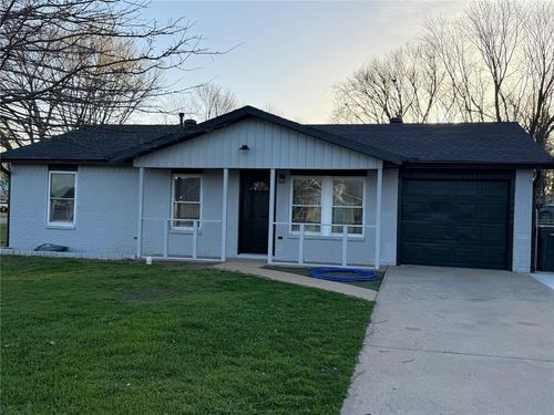 2511 N 4th St, Rogers, AR, 72756-2462 | Card Image