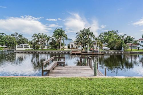 8719 Tahiti Ln, TAMPA, FL, 33615-4427 | Card Image