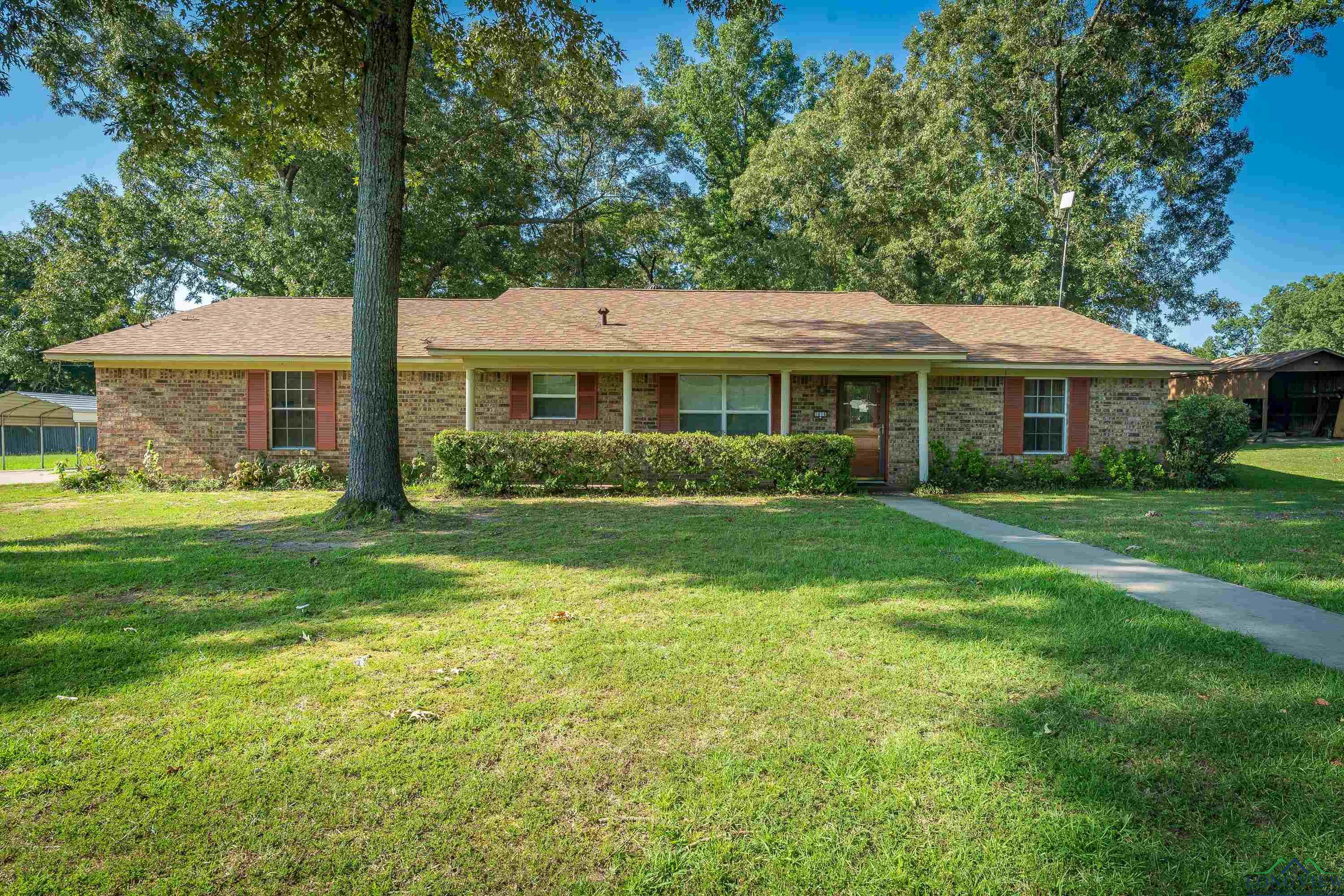 Creekwood Ln, Longview, TX 75602