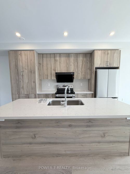 11 Victor Metcaf Lane, Richmond Hill, ON, L4B0J7 | Card Image