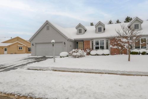 1809890 Riversbend Cir W, Germantown, WI, 53022-4659 | Card Image