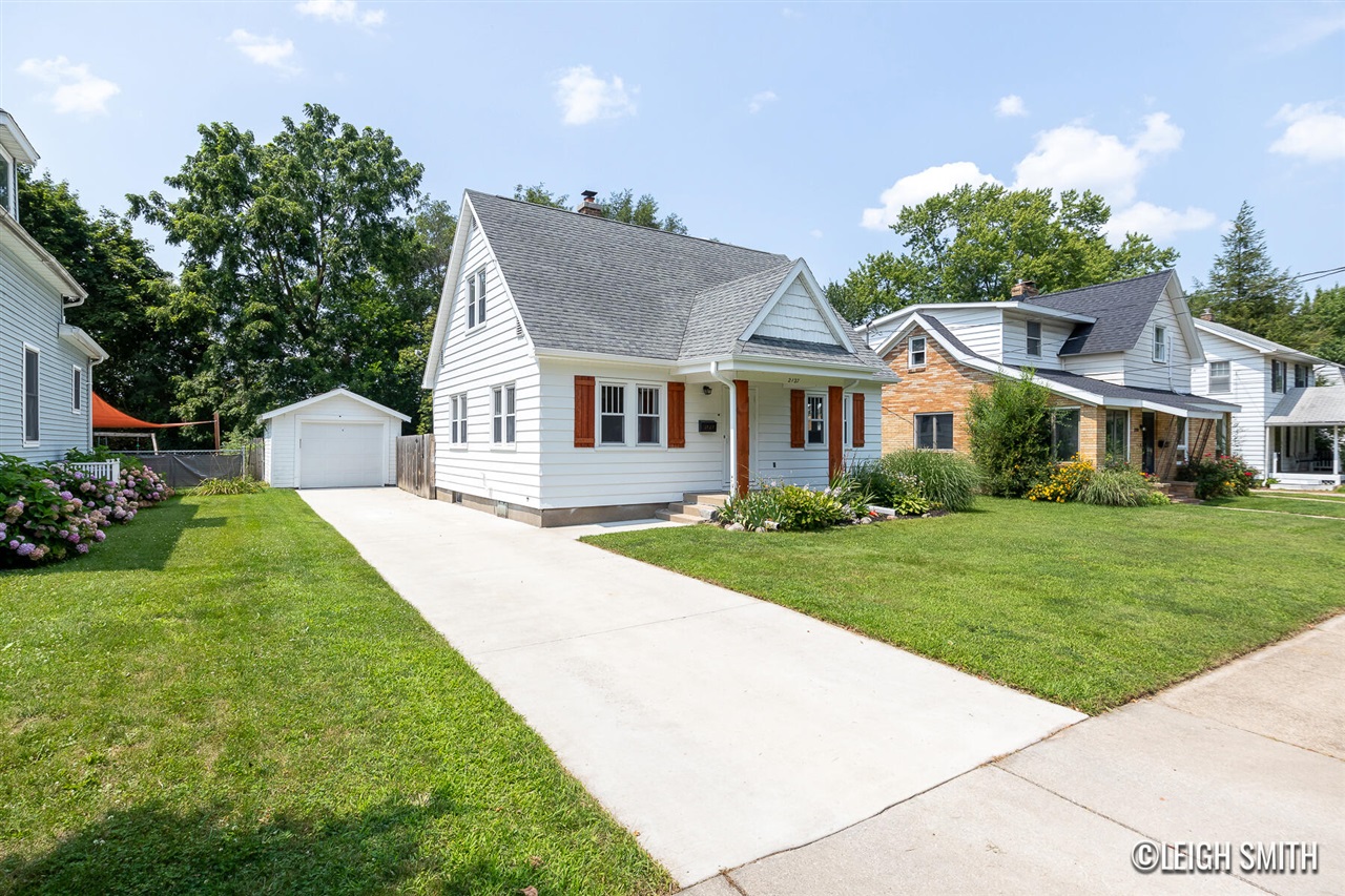 Swensberg Ave, Grand Rapids, MI 49505