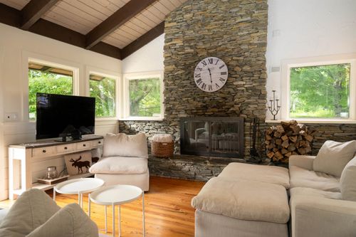 35 Glendon Hills Rd, Winhall, VT, 05340-9754 | Card Image
