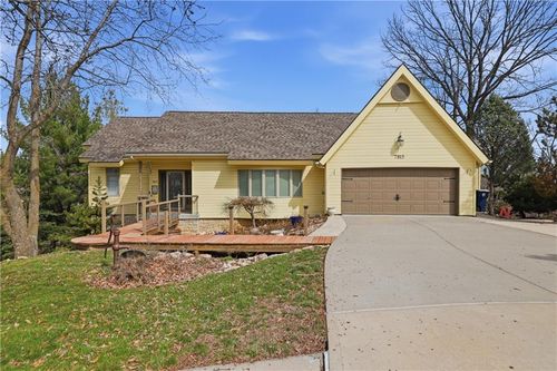 7815 Adrian Ave, Kansas City, MO, 64151-8202 | Card Image