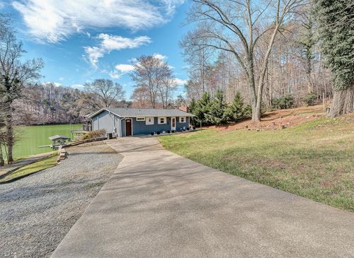 30 Crescent Ln, Wirtz, VA, 24184-3546 | Card Image