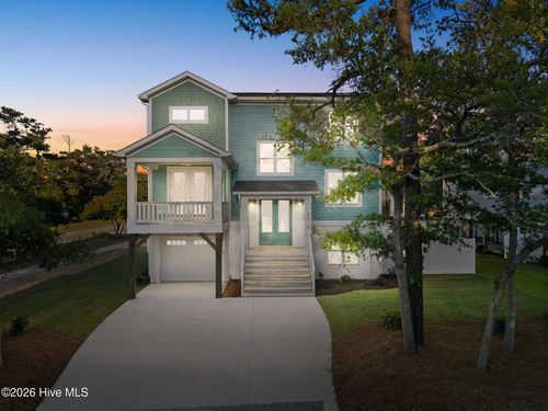 98 Se 43rd Street, Oak Island, NC, 28465 | Card Image
