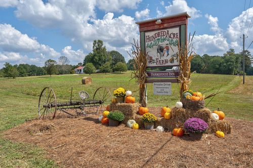 1051 Meadow Ln, madison, GA, 30650-3724 | Card Image