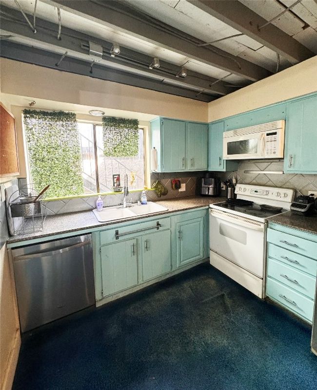 1700 Timber Ridge Dr, Townhouse with 3 bedrooms, 2 bathrooms and 2 parking in Austin TX | Image 5