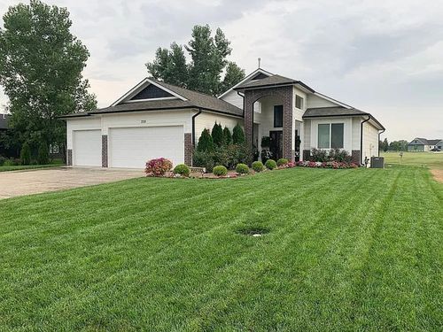 229 Lakeside Dr, Cheney, KS, 67025-9250 | Card Image