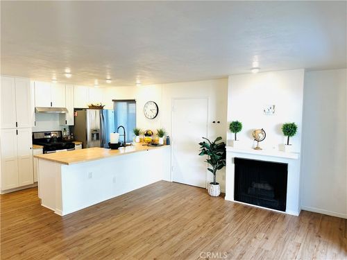 a-2815 S Fairview St, Santa Ana, CA, 92704-5940 | Card Image