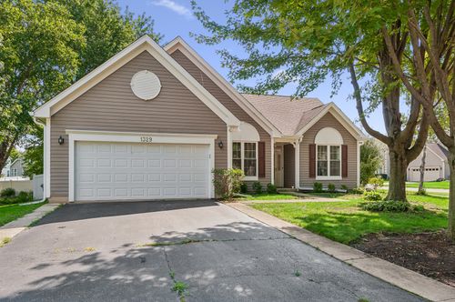 1329 Amaranth Dr, Naperville, IL, 60564-9337 | Card Image