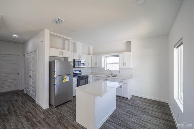 3 - 1106 Cooper Ln, Condo with 2 bedrooms, 2 bathrooms and 1 parking in San Juan TX | Image 6