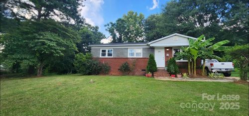 215 Mattoon St, Charlotte, NC, 28216-5215 | Card Image