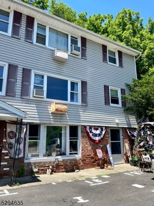1b-1 Andrea Dr, Vernon, NJ, 07462-3495 | Card Image
