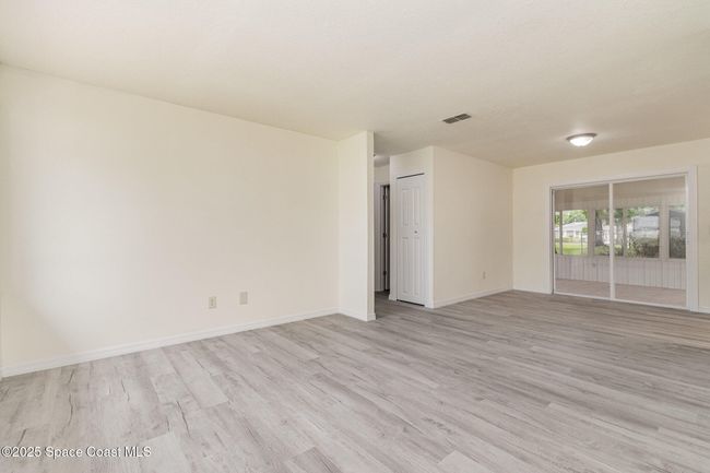 158 Billiar Ave Ne, House other with 3 bedrooms, 2 bathrooms and null parking in Palm Bay FL | Image 4