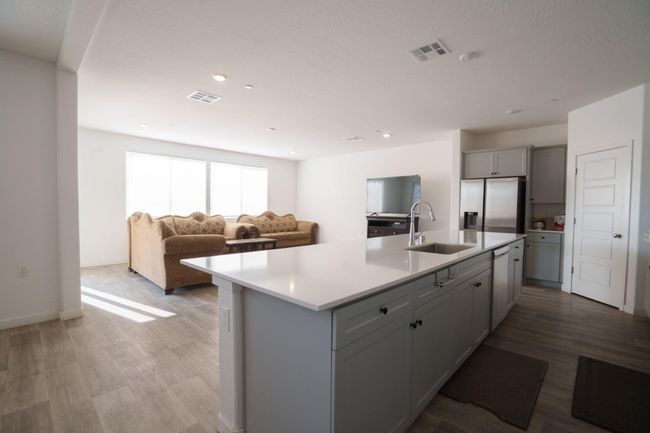 5769 W Austin Way, House other with 6 bedrooms, 0 bathrooms and null parking in Fresno CA | Image 5