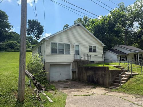 418 Monroe St, Pacific, MO, 63069-1215 | Card Image