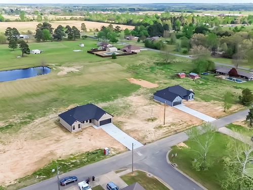 15 Saye St, Vilonia, AR, 72173-9359 | Card Image