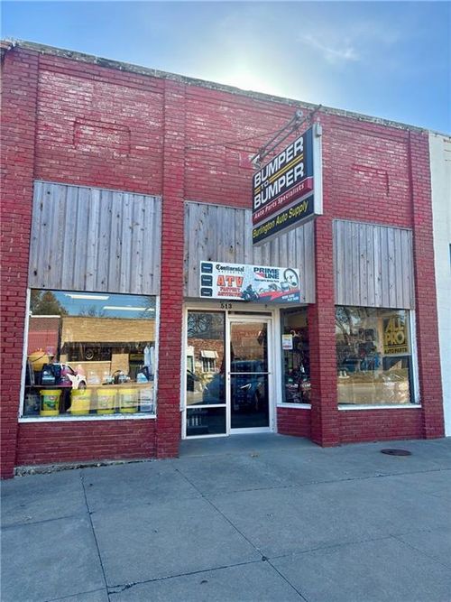 513 Neosho St, Burlington, KS, 66839-1638 | Card Image