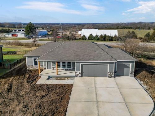 29346 Palmer Dr, Paola, KS, 66071-5714 | Card Image