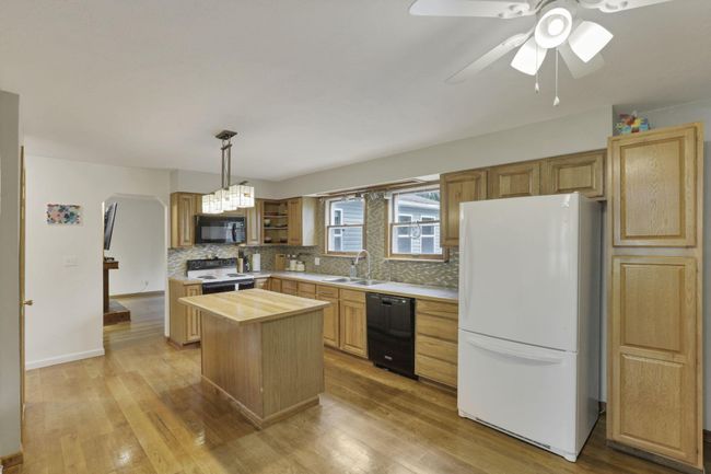 131 Donerail Dr Sw, House other with 4 bedrooms, 3 bathrooms and null parking in Pataskala OH | Image 28